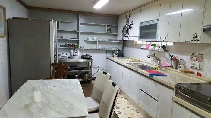 Wisma tamu Ganghwa James Pension Incheon Korsel